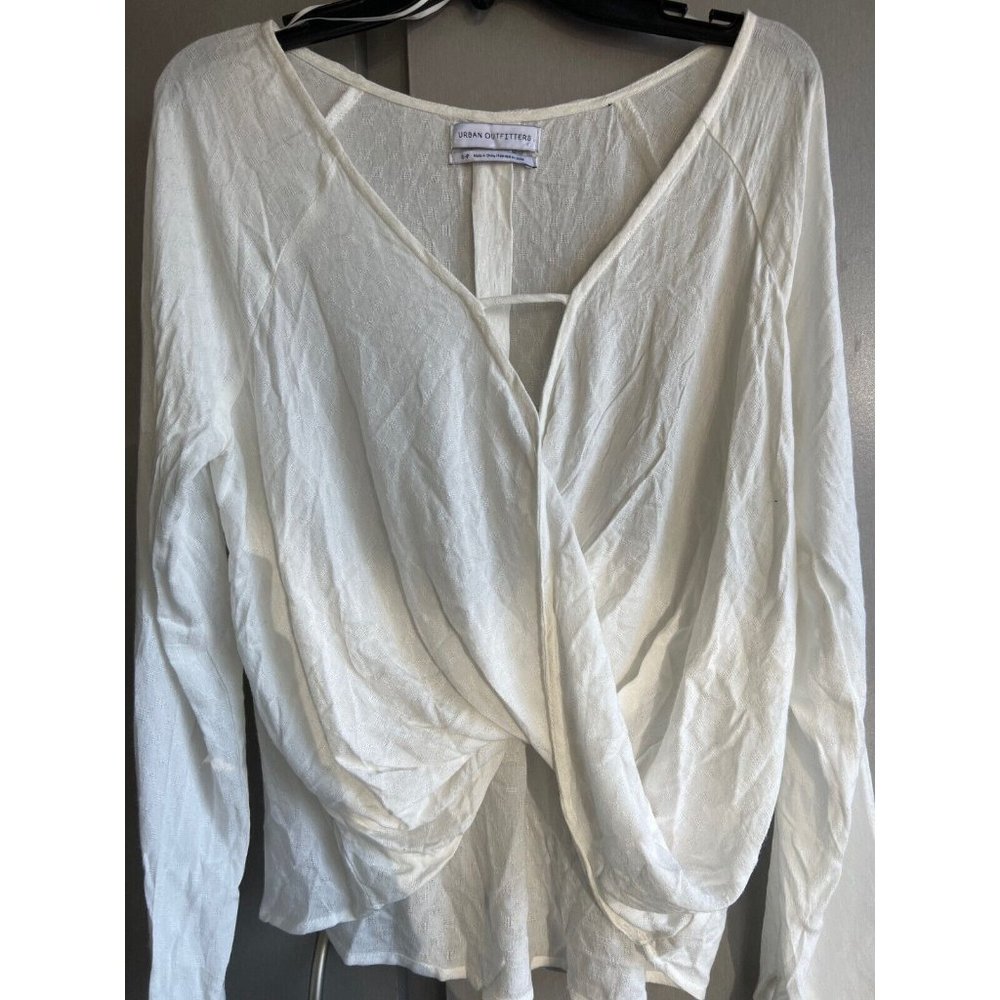 Urban Outfitters Boho Chic Twist Front Top Womens Size S Ivory - Picture 2 of 8